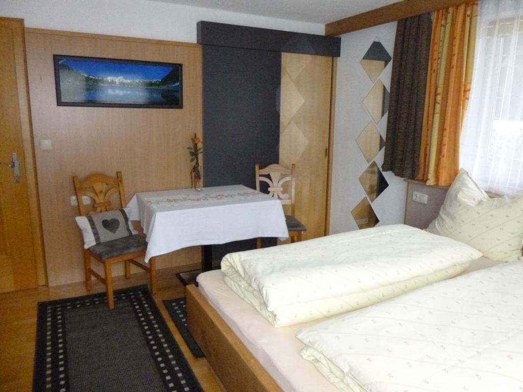 Ferienwohnungen Hauser Waidring Habitación foto